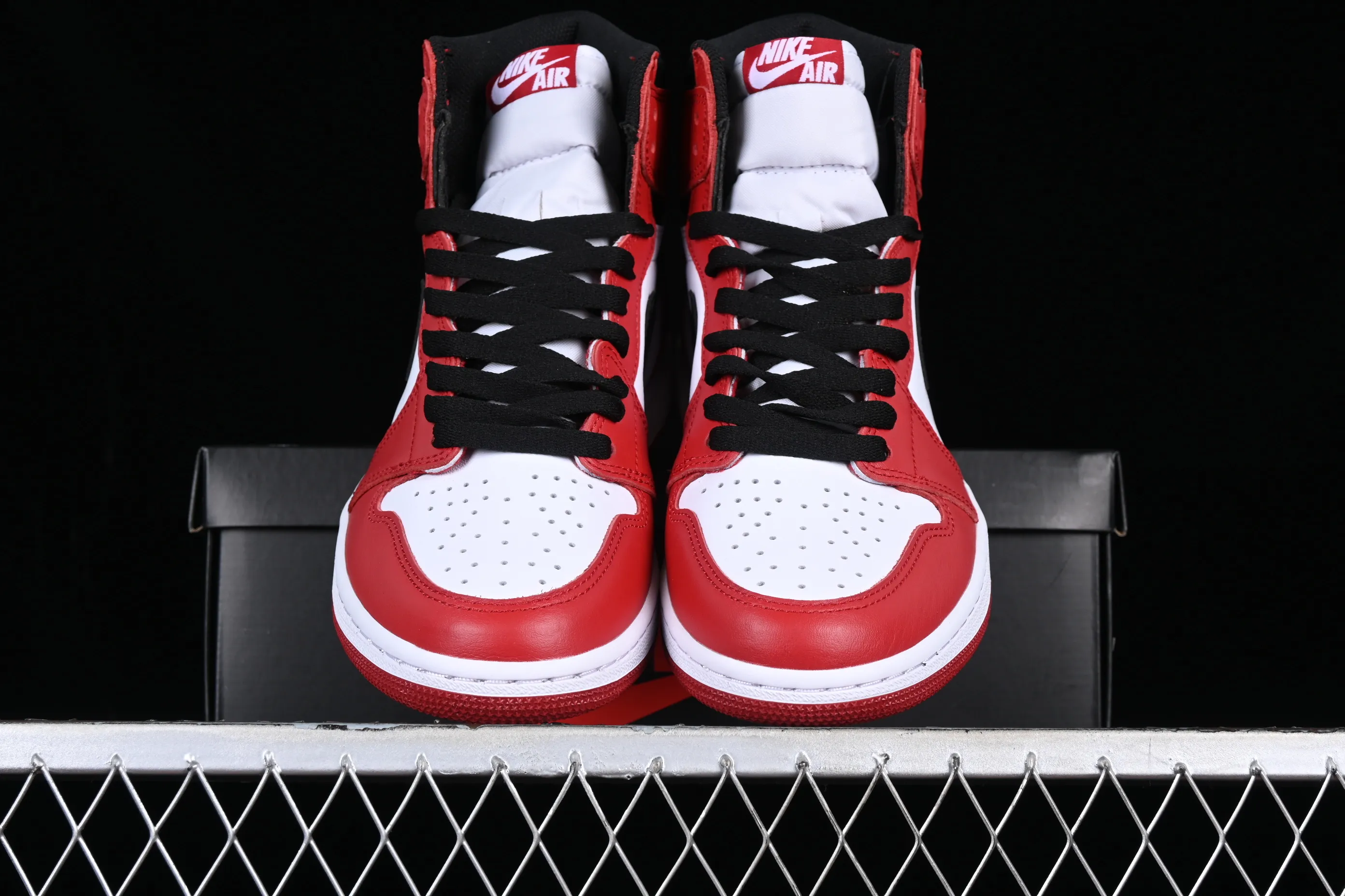 All categories Air Jordan Jordan series basketball shoes Air Jordan 1 High LJR version Air Jordan 1 OG "Chicago" AJ1 Joe 1 Chicago Bulls original color basketball shoes 555088-101